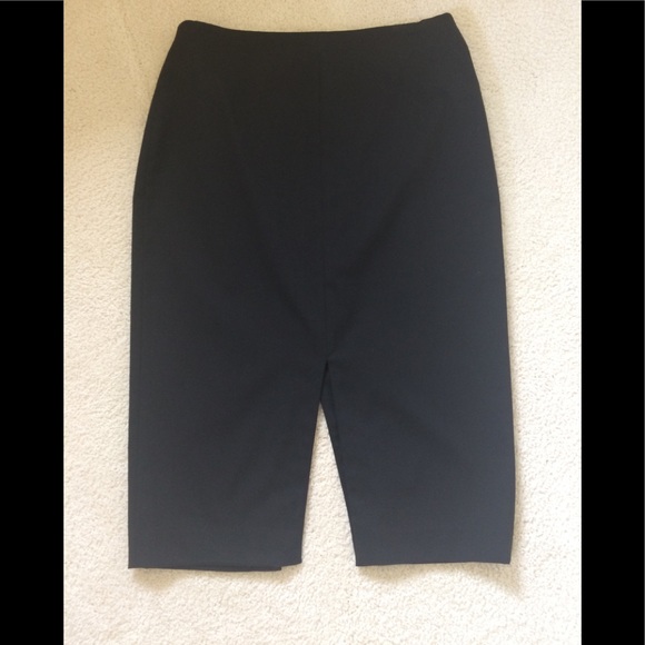 Banana rep factory suiting skirt. - Picture 1 of 3